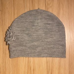 Cute beenie with flower